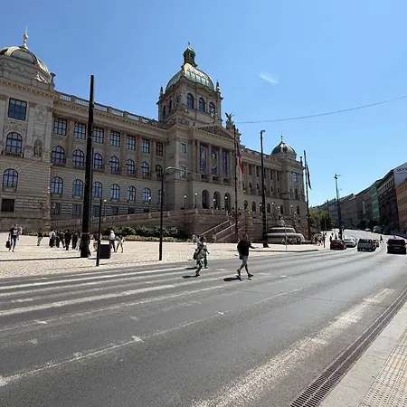 Cozy Muzeum - Wenceslas Square * 프라하