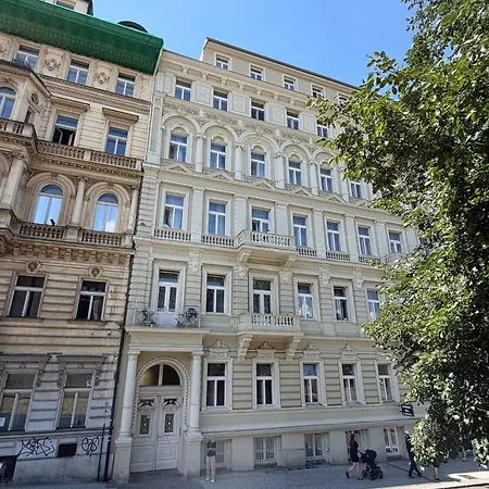 Cozy Muzeum - Wenceslas Square 아파트